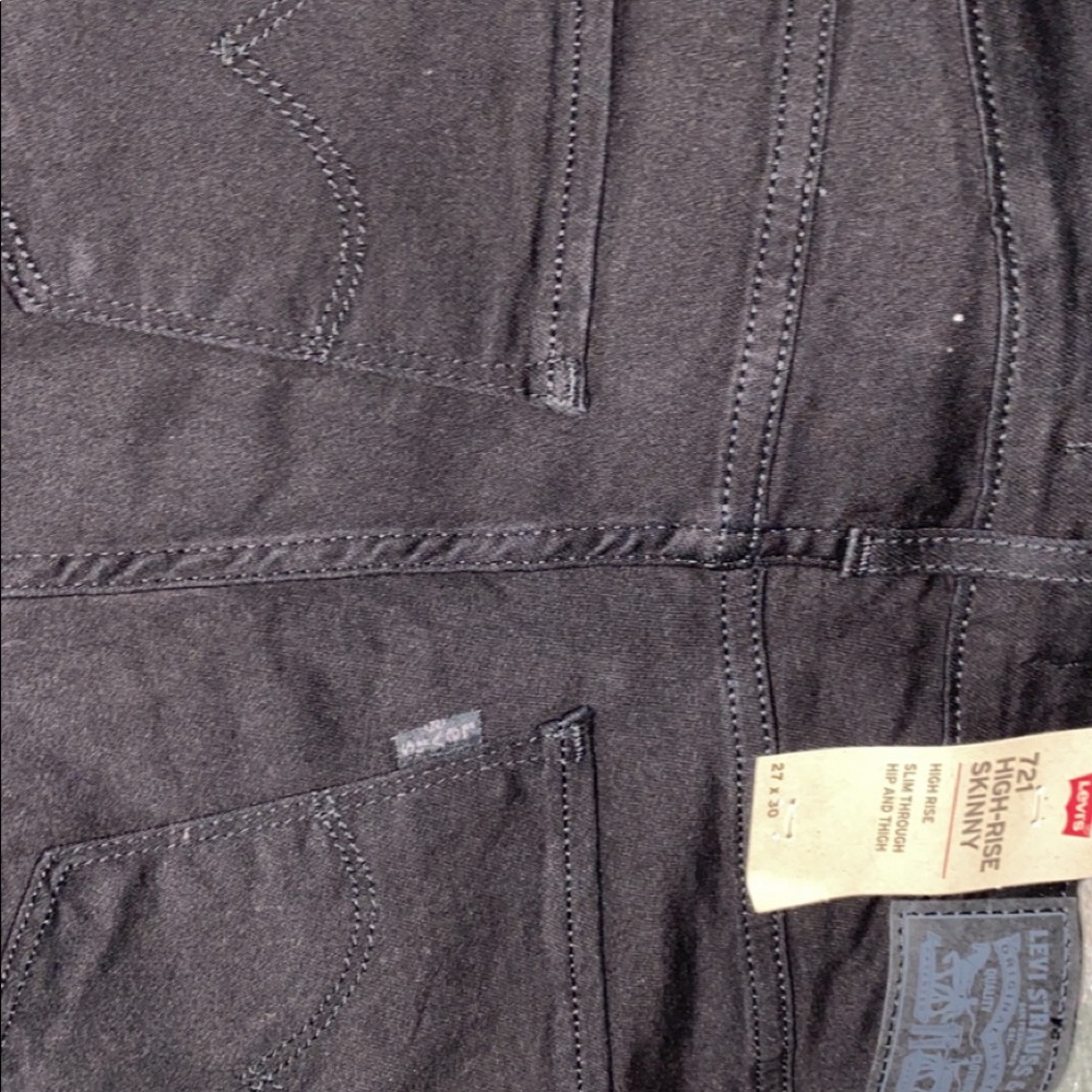 Woman’s Levi’s skinny jeans